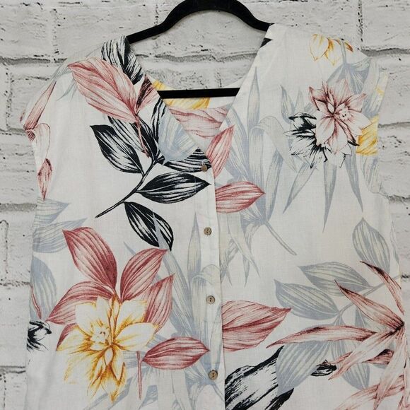C&C California Women's 100% Linen Button Back Floral Short Sleeve Shirt Medium - Picture 3 of 12